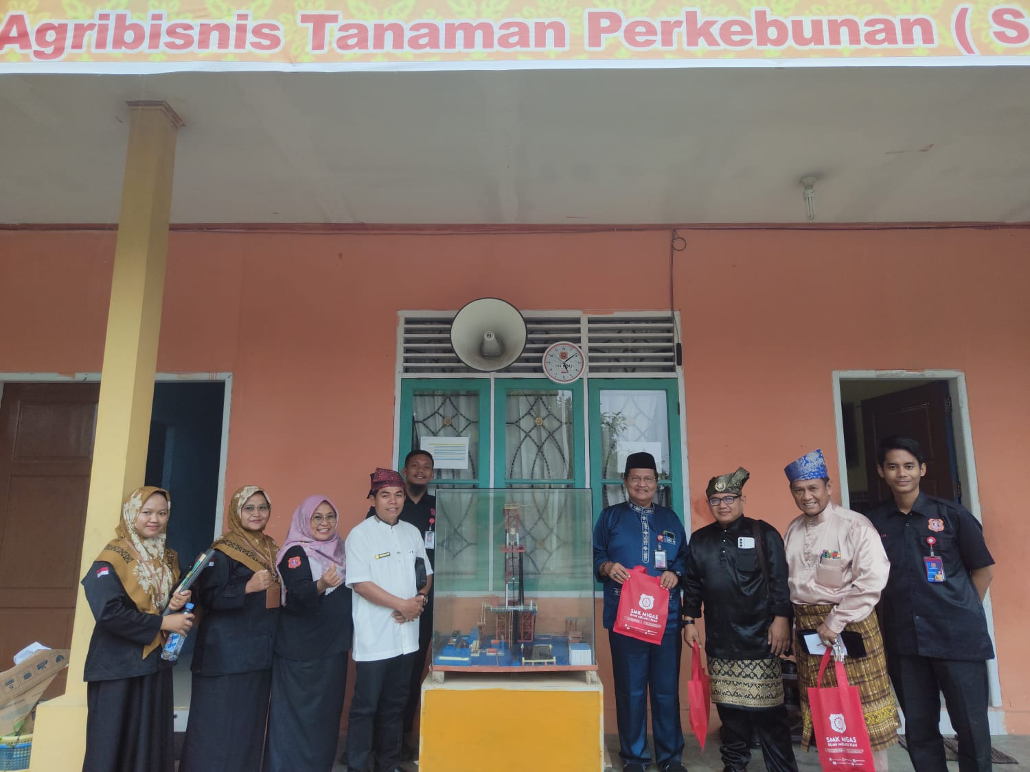 SMK Migas Bumi Melayu Riau Terima Kunjungan Yayasan Pendidikan Tunas Mandiri