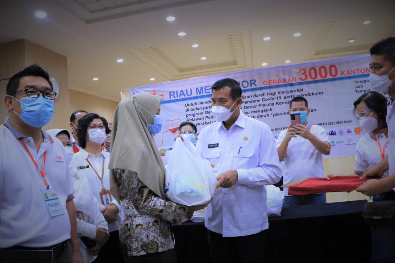 Wali Kota Pekanbaru Dampingi Wamenkes Tinjau Donor Darah Konvalesen
