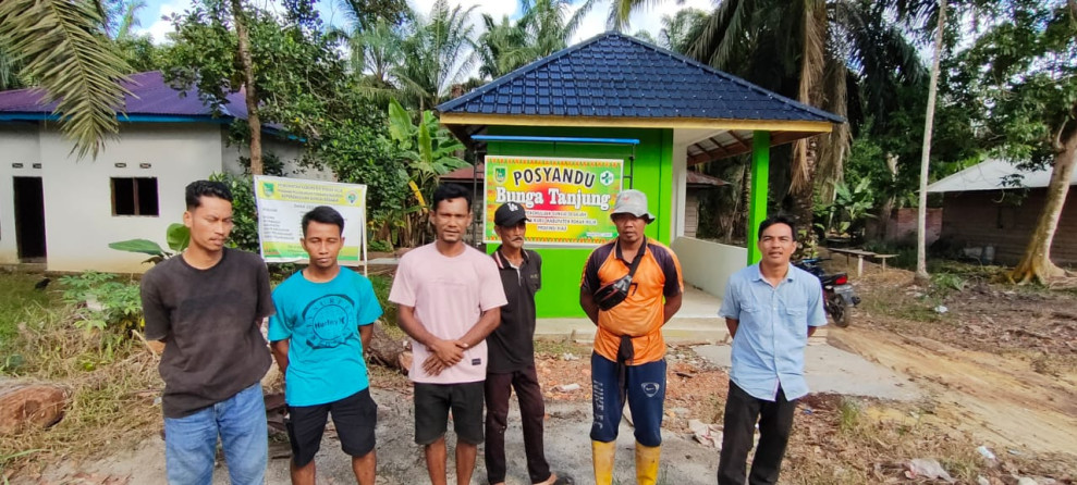 Diduga Mark Up, Warga Sungai Segajah Protes Pembangunan Posyandu