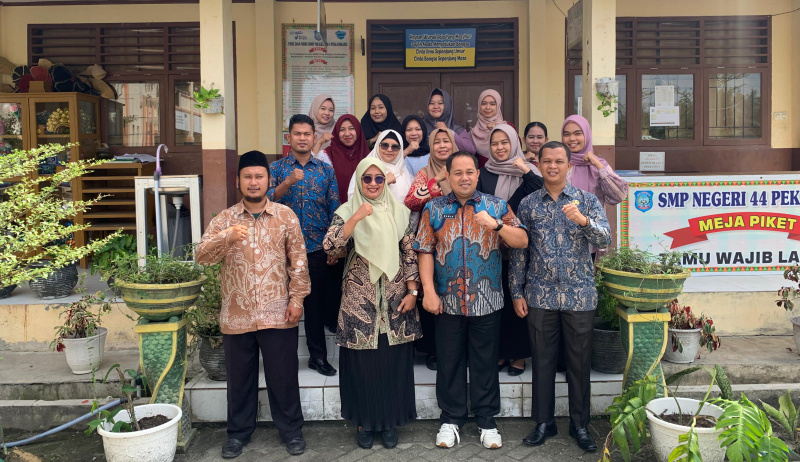 Seminar Peningkatan Kompetensi Guru, Kepala BNN Pekanbaru Sampaikan Strategi Pencegahan Penyebaran Narkoba