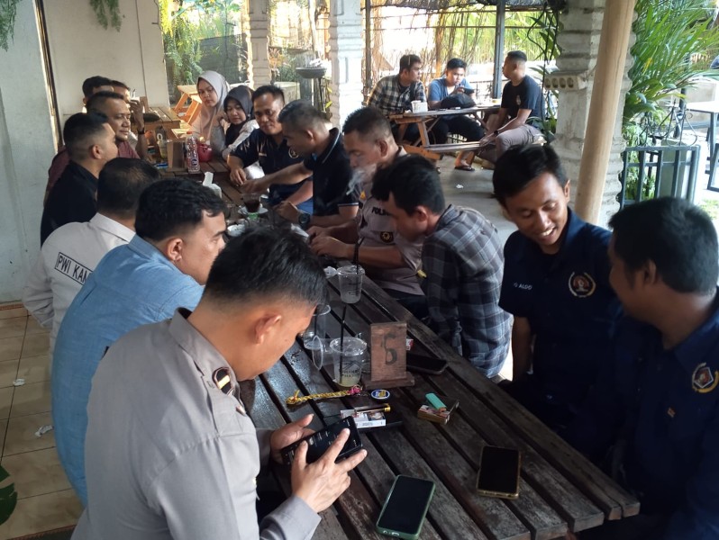 Ditengah Kesibukan Jalankan Tugas, Kapolres Kampar Luangkan Waktu Silaturrahmi dengan PWI