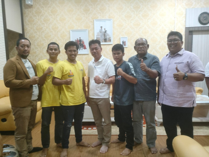 Live di ANTv, Bupati Ajak Masyarakat Rohil Dukung Atlet MMA di Semi Final