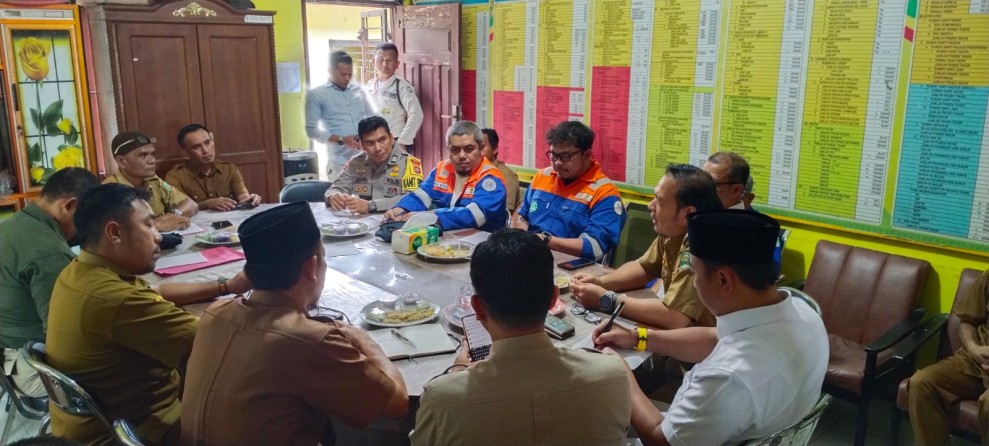 PT BSP Turunkan Long Arm Bersihkan Kanal Ring 1 di Dosan, Banjir Berangsur Surut