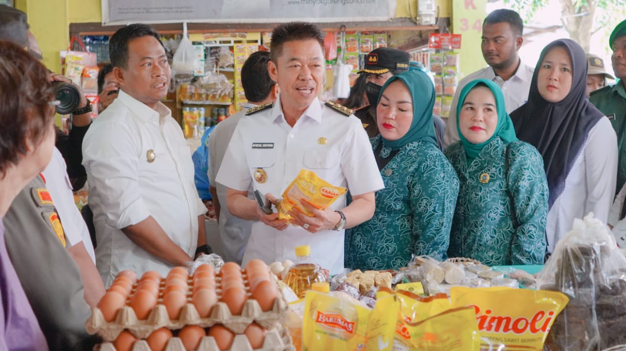 Bupati Boyong Forkompinda Cek Harga dan Ketersediaan Sembako di Pasar Datuk Rubiah