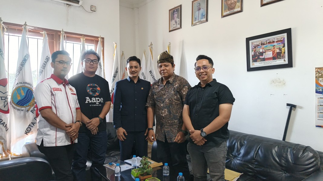 Meriahkan HUT Pekanbaru ke-242, Kecamatan Payung Sekaki Gelar Pacu Sampan dan Libatkan UMKM