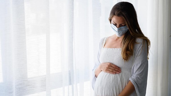 Mom, Ini Tips Mengatasi Kaki Bengkak Saat hamil