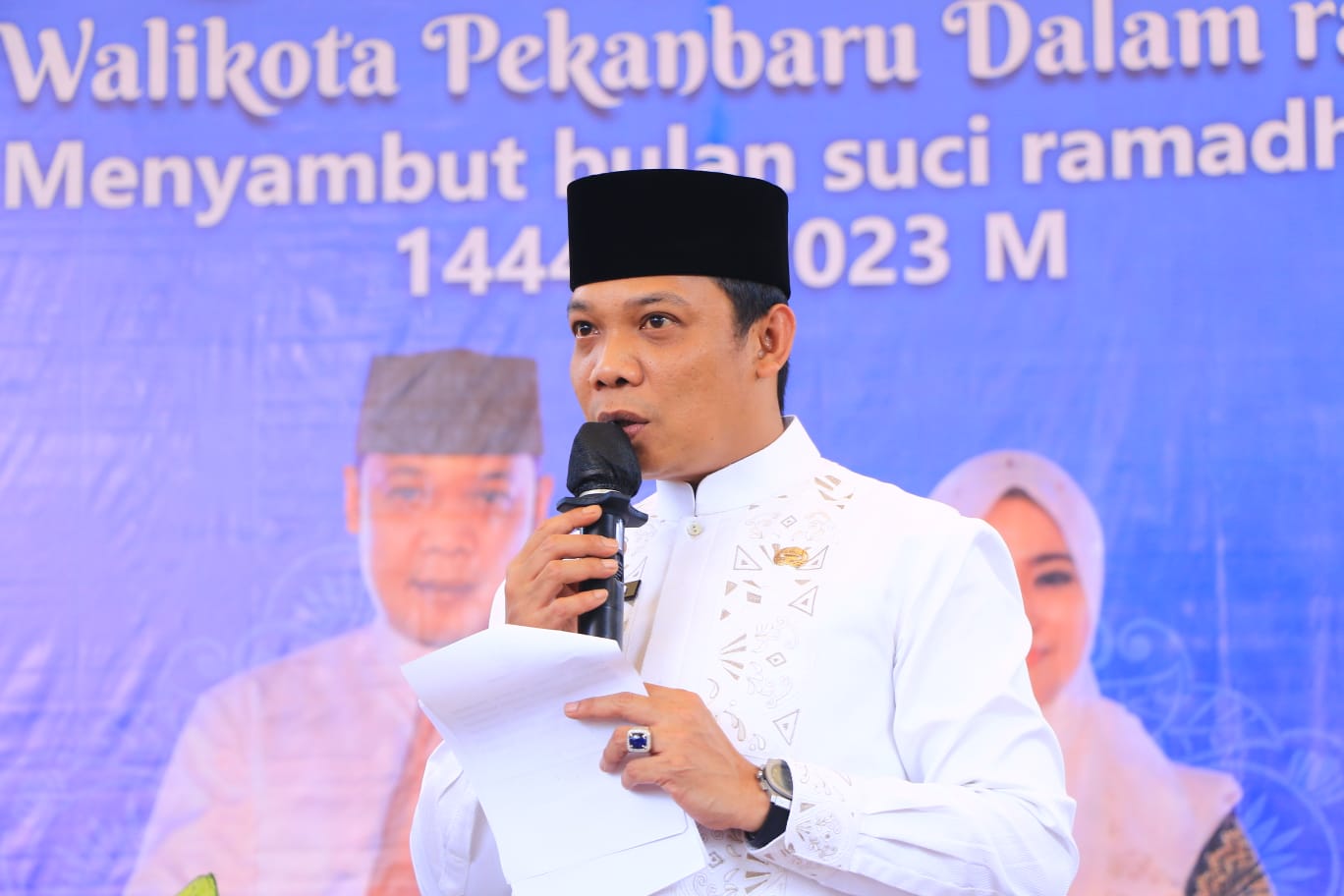 Pak RT, Pak RW, Kalau Ada yang Datang Bawa Duit, Tidak Usah Diterima