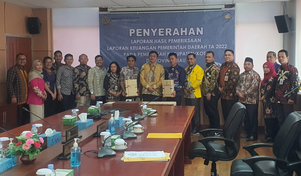 Ketua DPRD Rohil Terima LHP LKPD TA 2022 Oleh BPK RI Perwakilan Riau