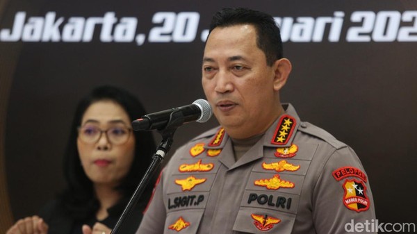 Lagu ‘Bayar Bayar Bayar’ Viral, Kapolri Ajak Sukatani Jadi Duta Kritik Polri – Netizen Curiga!